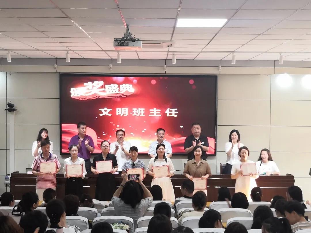 pg电子游戏(官方)最新IOS/安卓版/手机版APP下载